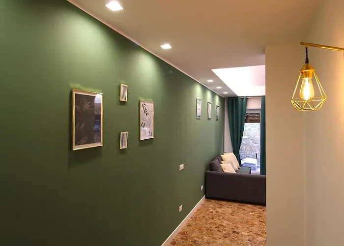 Delicious 2 Bed And Garden By Yh *