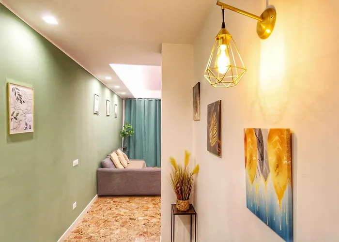 Delicious 2 Bed And Garden By Yh