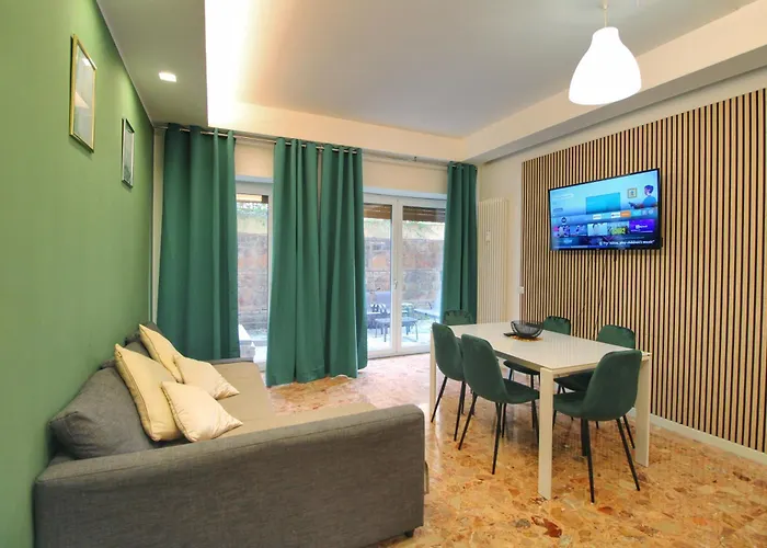 Delicious 2 Bed And Garden By Yh